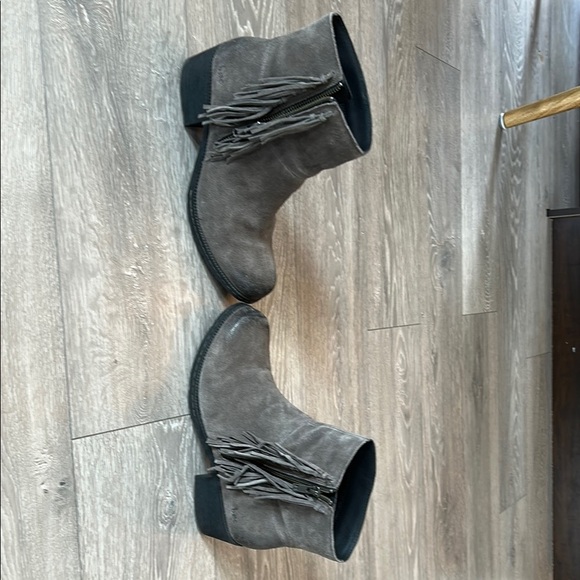 Grey Fringe Boots - Picture 5 of 8